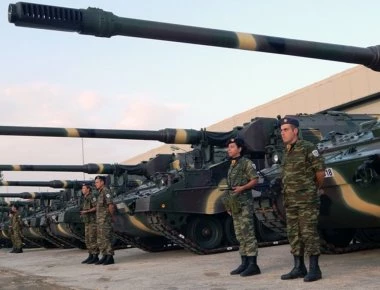 ΠΒΚ: «Πυρ» από MLRS, PzH 2000 και M109! (βίντεο)